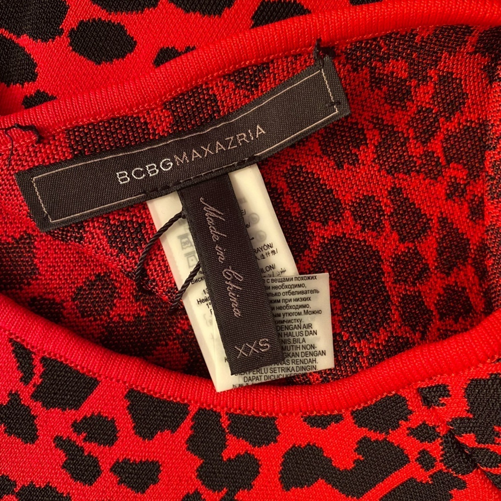 BCBG Fenella Top in Red Jewel Cheetah Print NWT - Picture 3 of 6